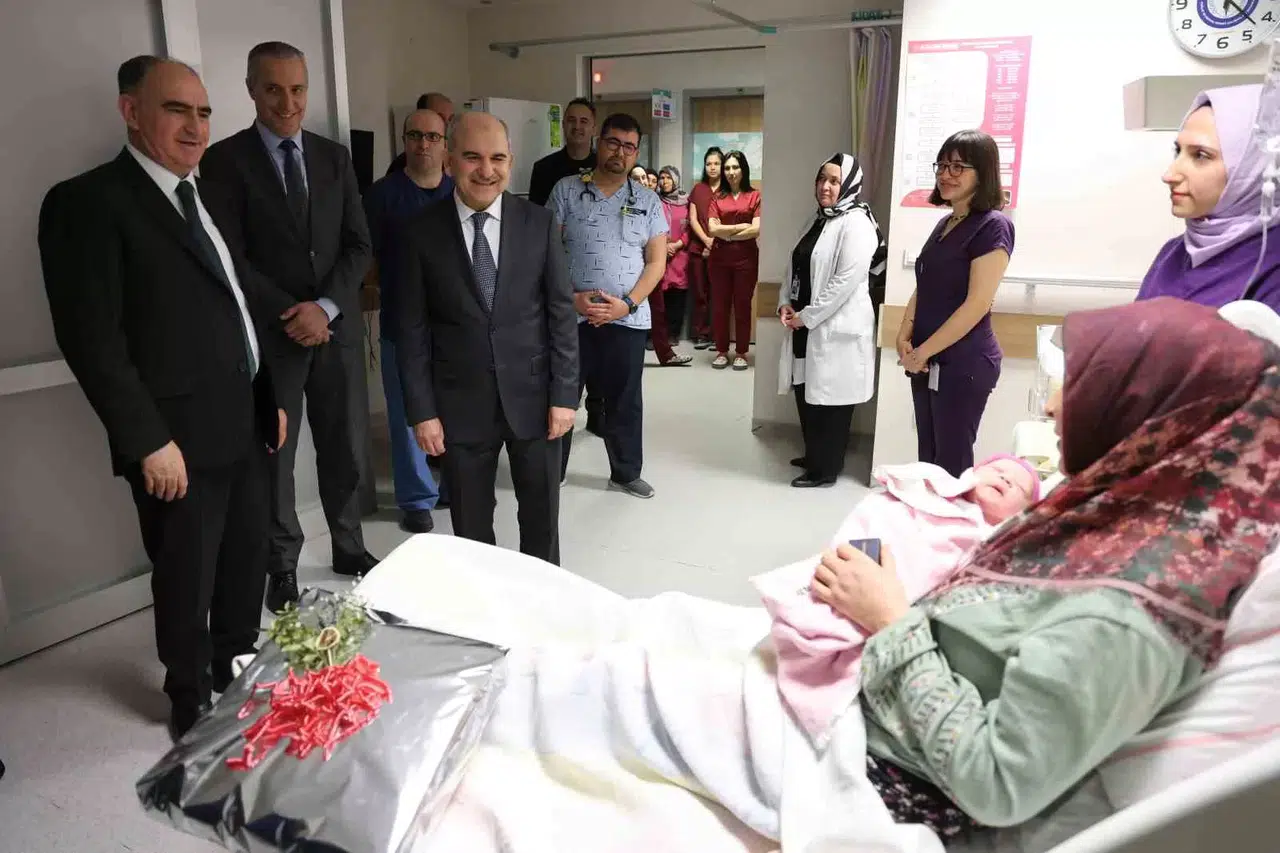 Konya’da 2024’ün Birinci Bebeği Amine Bebek Oldu