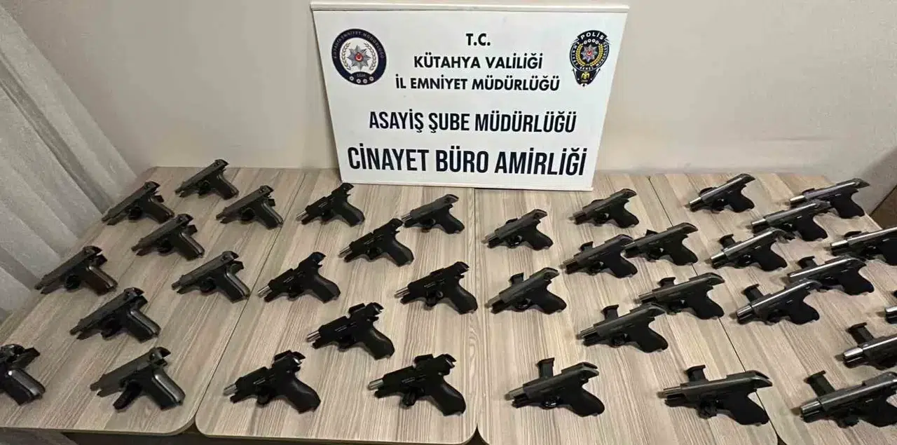 Kütahya’da Silah Taciri 37 Kurusıkı Tabanca ile Yakalandı