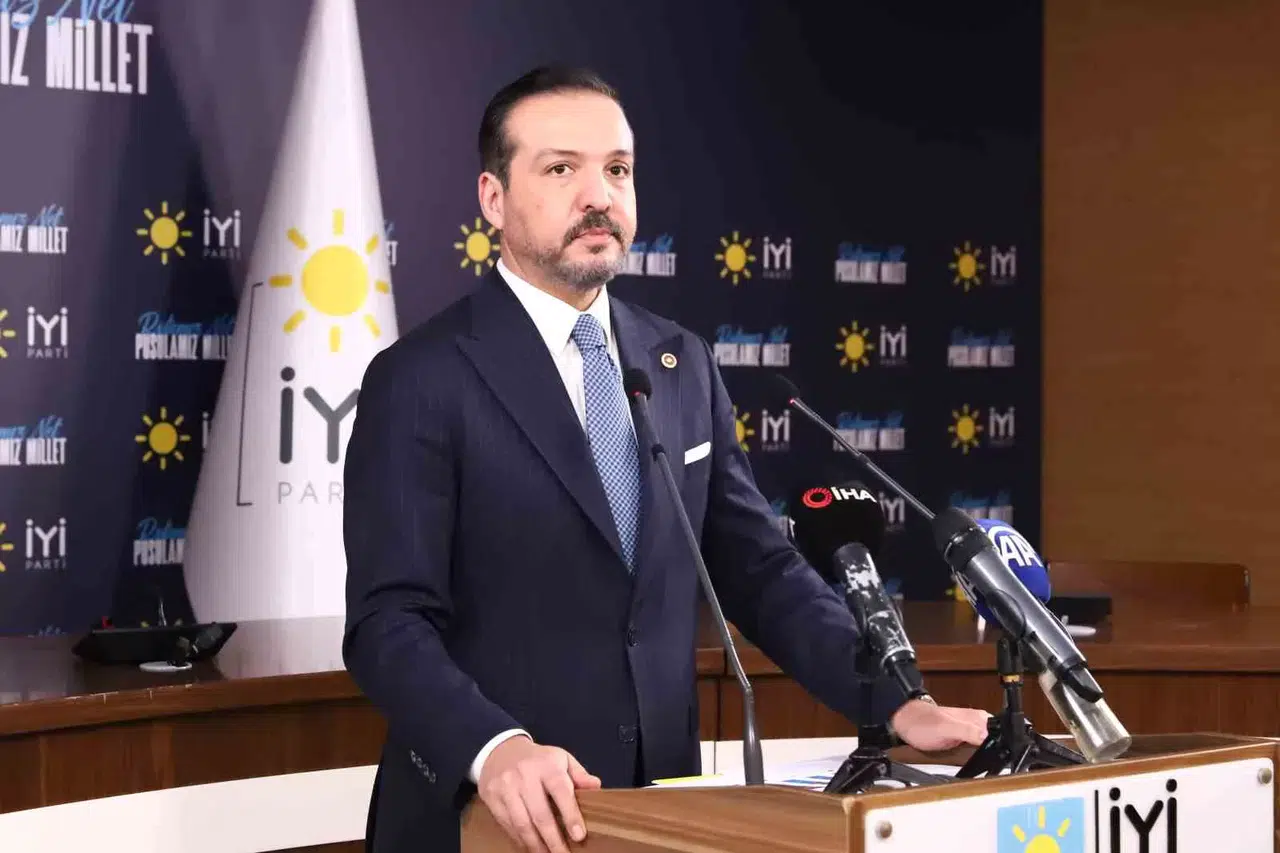 ÂLÂ PARTİ Sözcüsü Güçlü: " İstanbul ve Ankara İçin Temennimiz Ocak Ayı İçinde Bu Adaylarımızı Açıklama Yönünde"