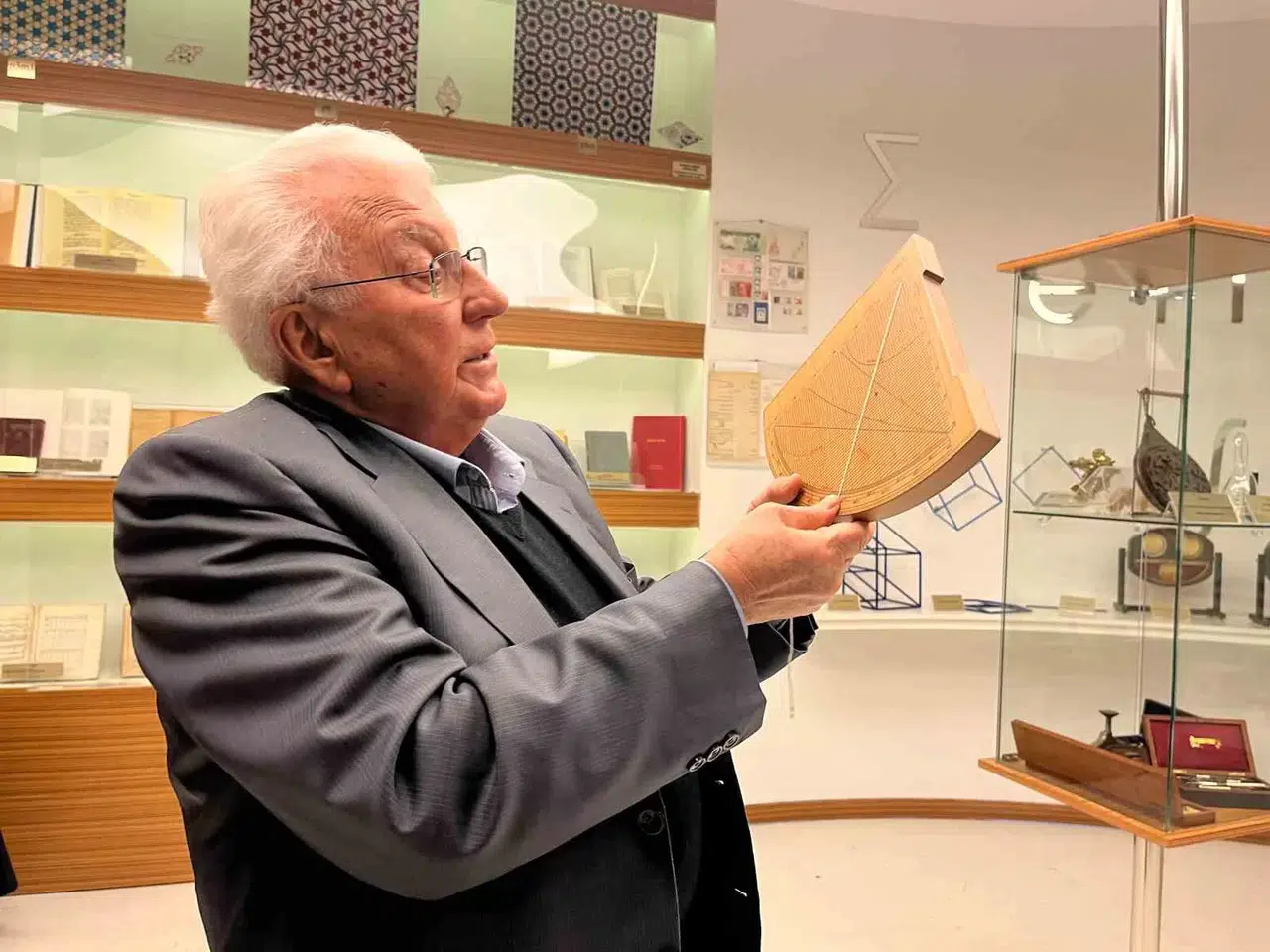 Latin Harfleriyle Yapılan Birinci Rubu Tahtası Eskişehir’de Sergileniyor