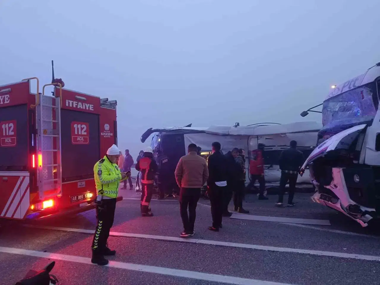 Malatya’da Yolcu Otobüsü Devrildi: 4 Meyyit, 36 Yaralı