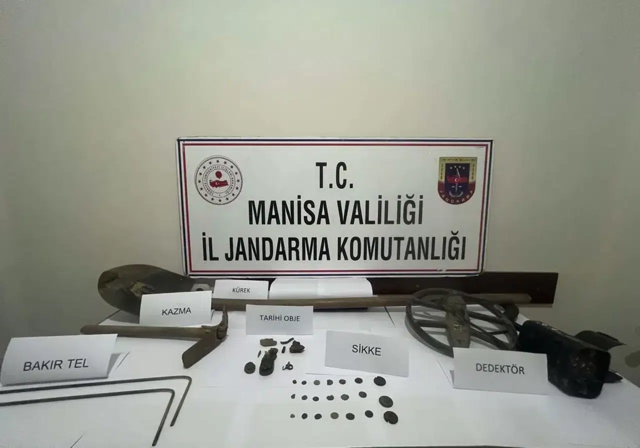 Manisa’da Definecilere Operasyon: Çok Sayıda Tarihi Eser Ele Geçirildi