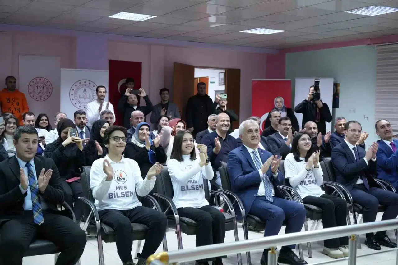 Muşlu Öğrencilerin Hazırladığı Projenin Uzay Seyahati Heyecanla Takip Edildi