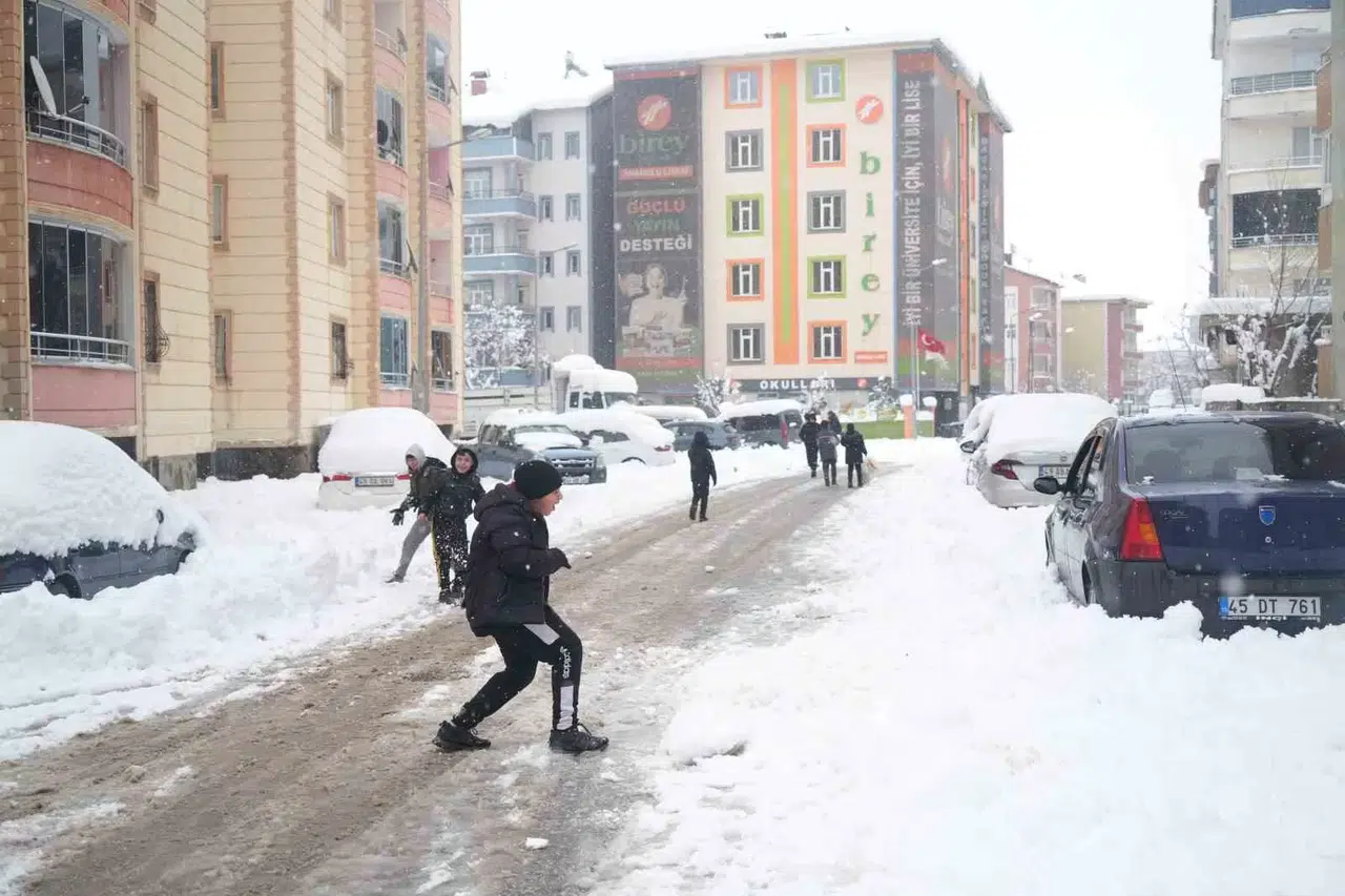 Muş’ta Kar Yağışı Hayatı Olumsuz Etkiledi