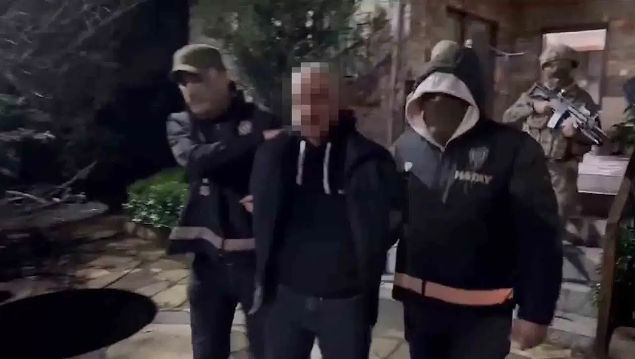 ‘Ördekler’ Kabahat Örgütünün Önderi Eski Boksör, Özel Harekat Takımlarının Katıldığı Operasyonla Yakalandı