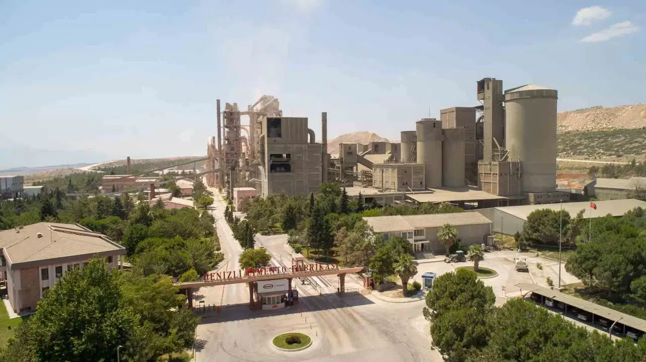 Oyak Çimento Fabrikaları ile Oyak Denizli Çimento Birleşti