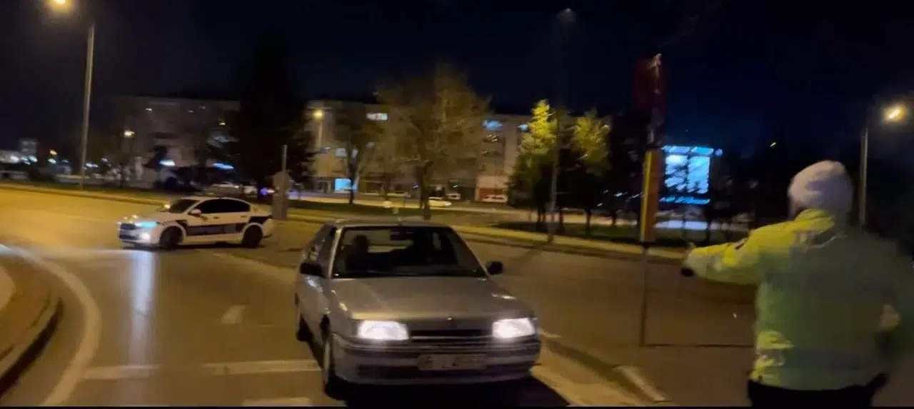 (Özel) Polisi Gören Geri Vitese Taktı, Ne Uygulamadan Ne de Cezadan Kaçabildi