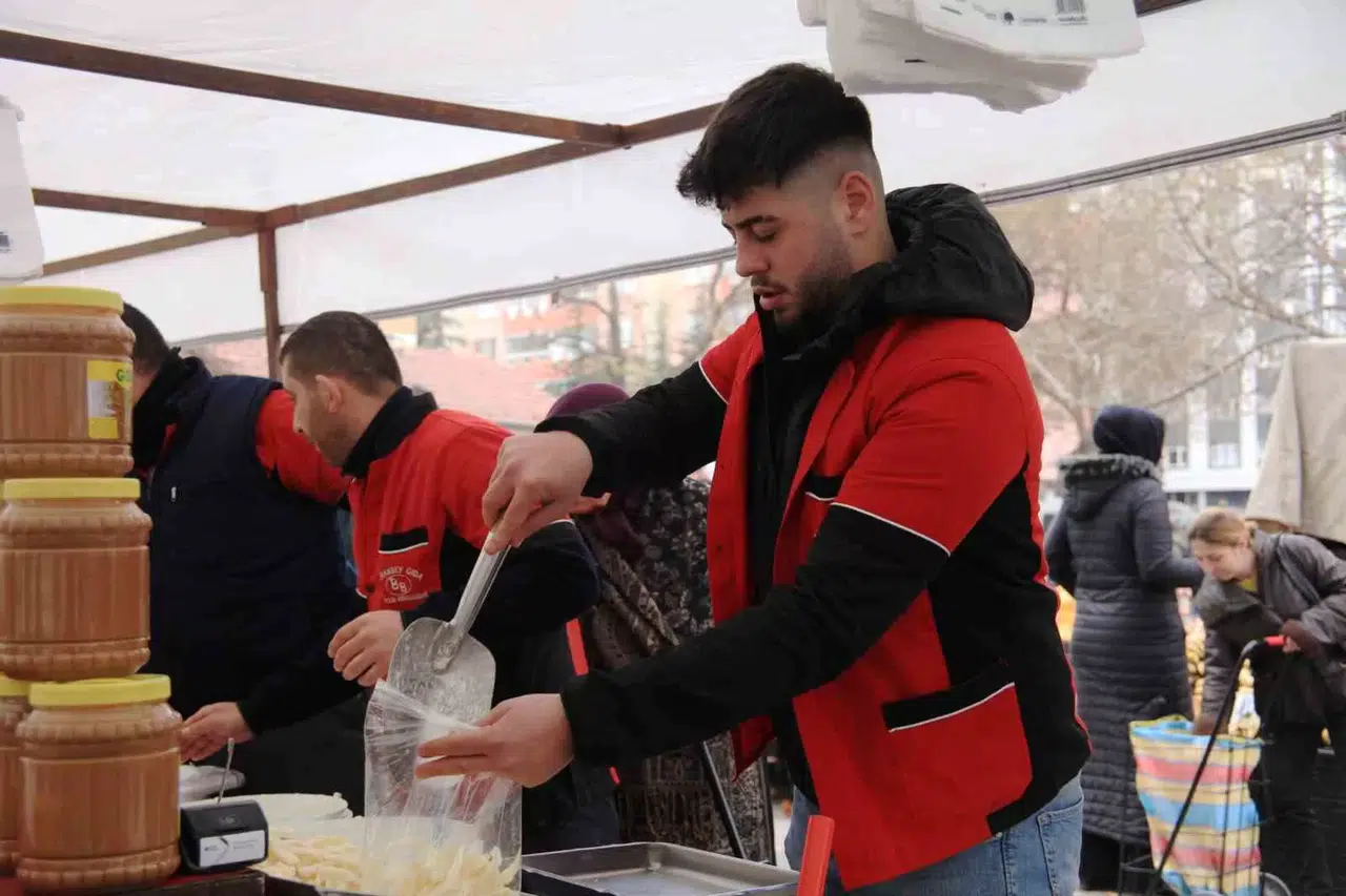 Pazarcılıktan Ulusal Sporculuğa Yükselen Kick Boksçunun Gayesi Dünya Şampiyonluğu