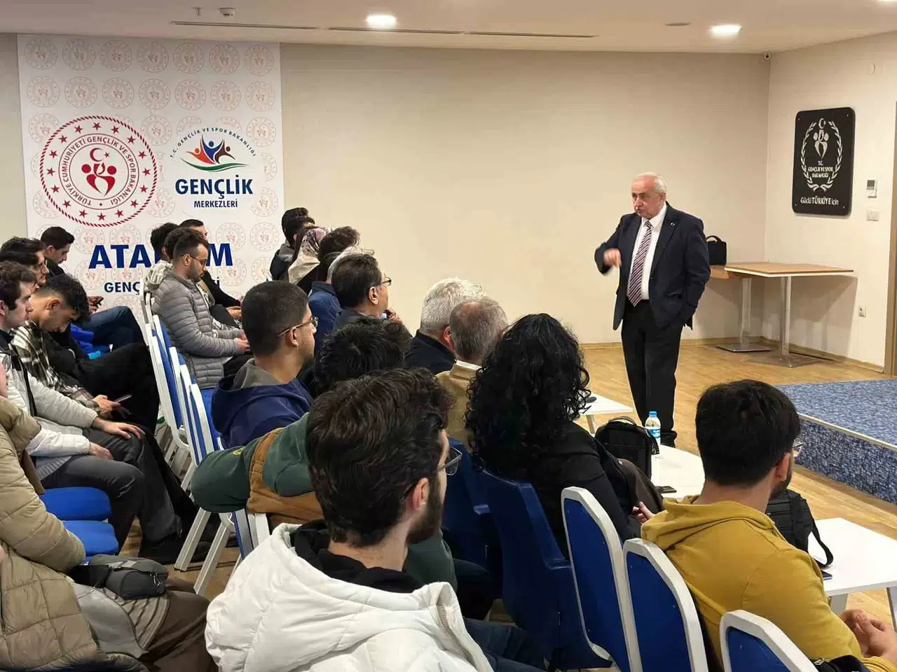 Profesörden Gençlere: “Su Üzere Olun”