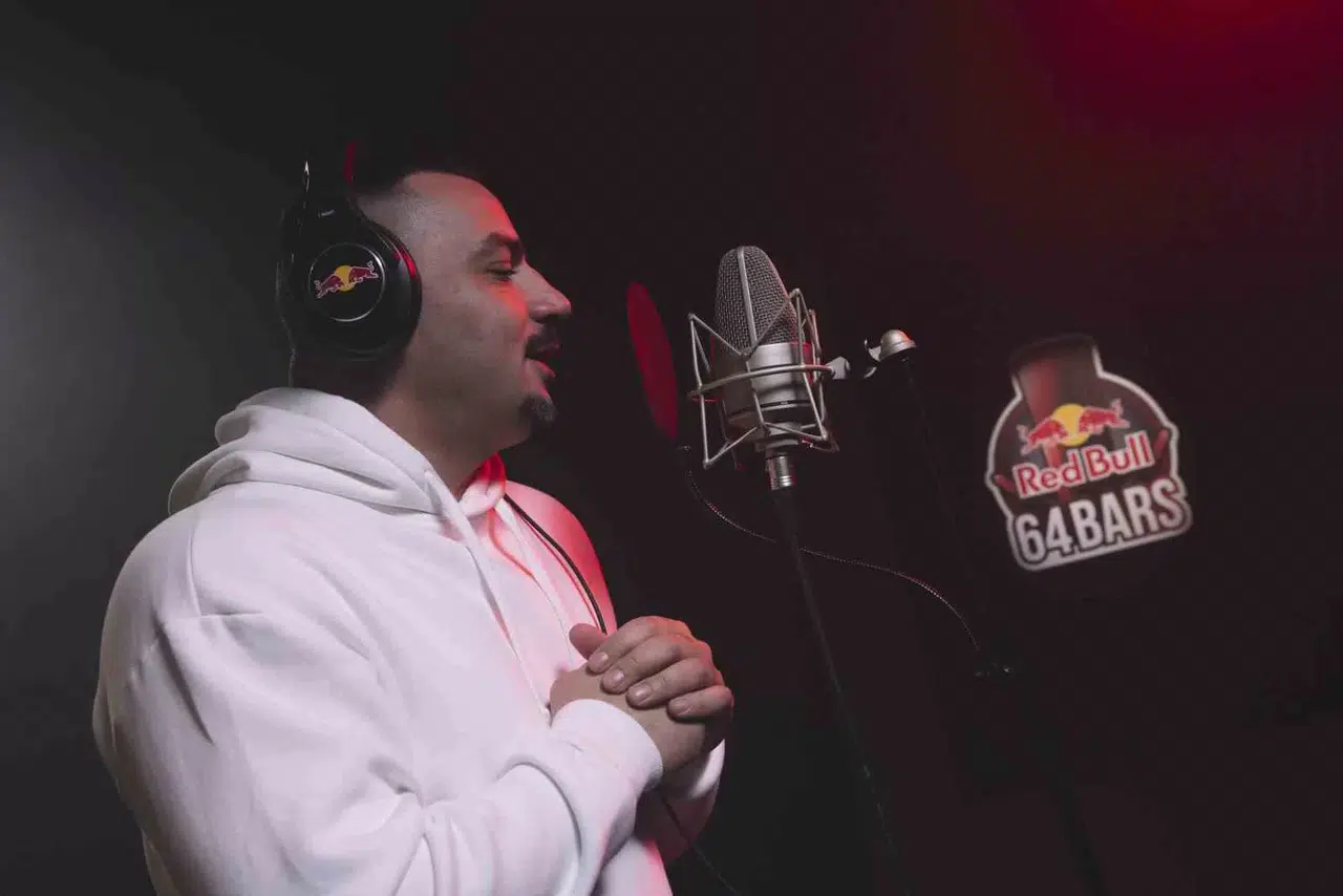 Red Bull 64 Bars’ın Yeni Kısmında Mikrofonun Başına Defkhan Geçti