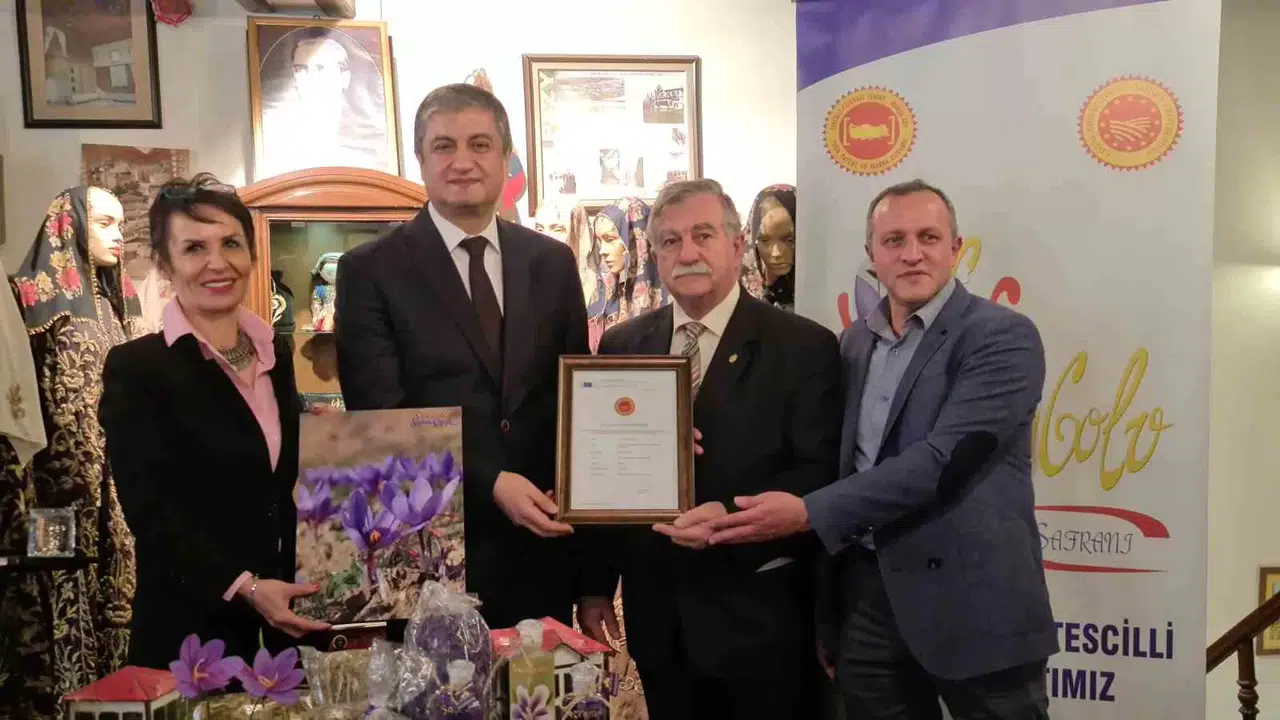Safranbolu Safranı Tescil Dokümanı Vali Yavuz’a Teslim Edildi