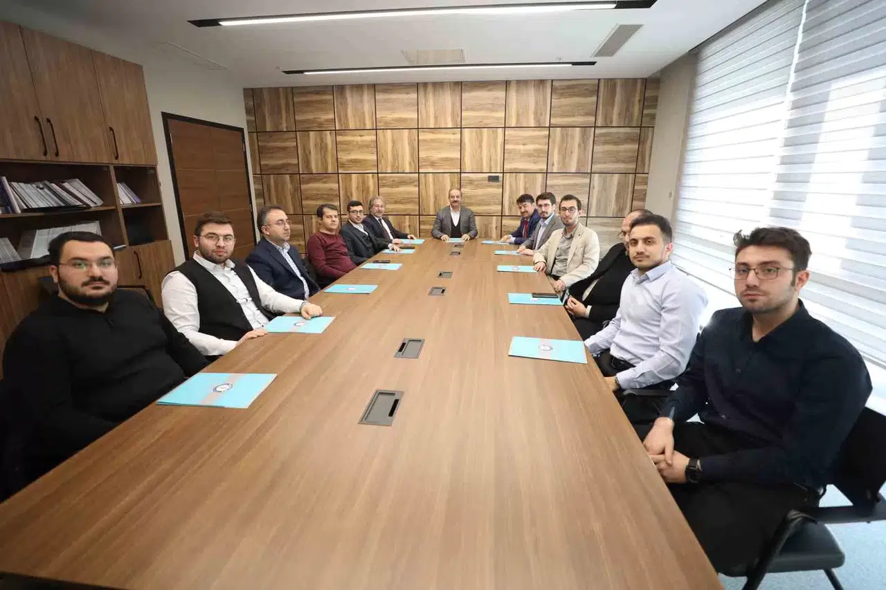Sağlık-Sen: "Kamuda Çalışan Doktorların Tabip Odalarına Üye Olmaları Teşvik Edilmeli"