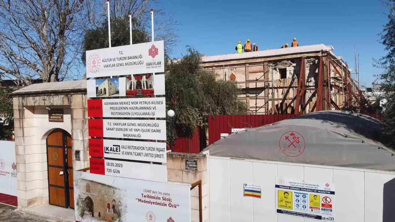 Sarsıntıda Ağır Hasar Gören Tarihi Kilise Restore Ediliyor