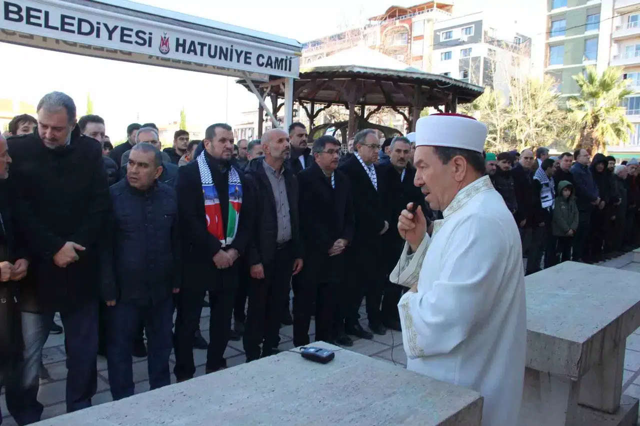 Şehitler İçin Manisa’da Gıyabi Cenaze Namazı Kılındı