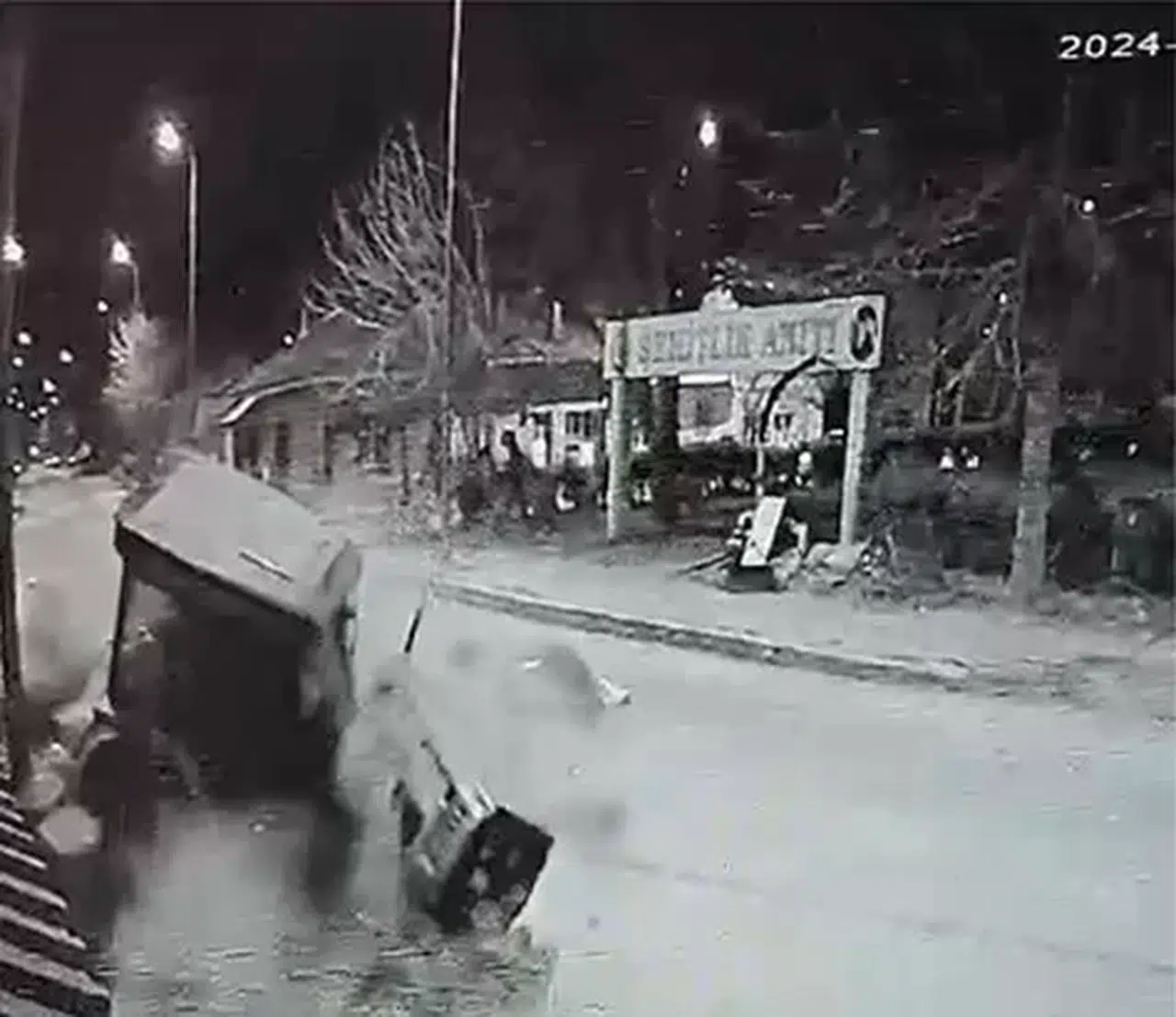 Şoförünün 50 TL’sini Gasp Edip Kaçırdıkları Arabayla Kaza Yaptılar