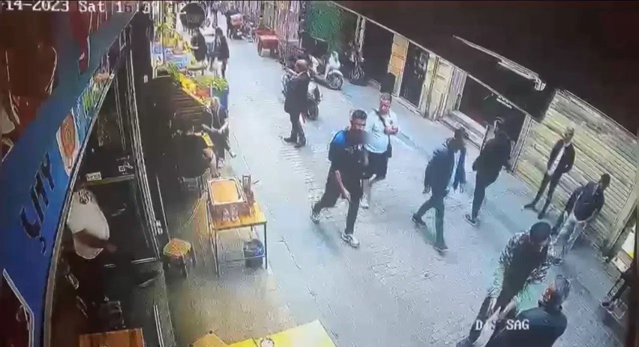 Taksim’de Turistin Yaşadığı Dehşet Kamerada: Otel Palavrasıyla Kandırıp Barda Gasbedip Darp Ettiler