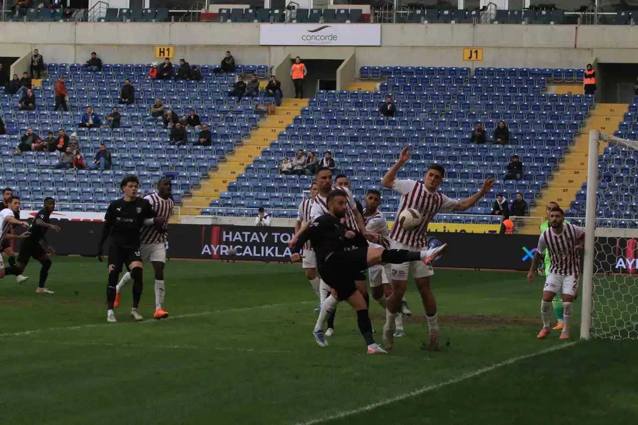Trendyol Muhteşem Lig: Hatayspor: 0 - Pendikspor: 0 (İlk Yarı)