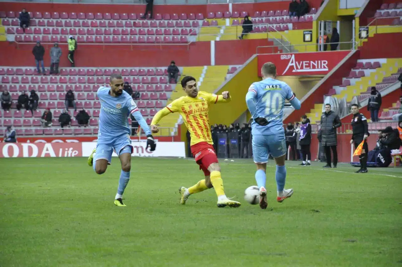 Trendyol Üstün Lig: Kayserispor: 0 - Antalyaspor: 1 (İlk Yarı)