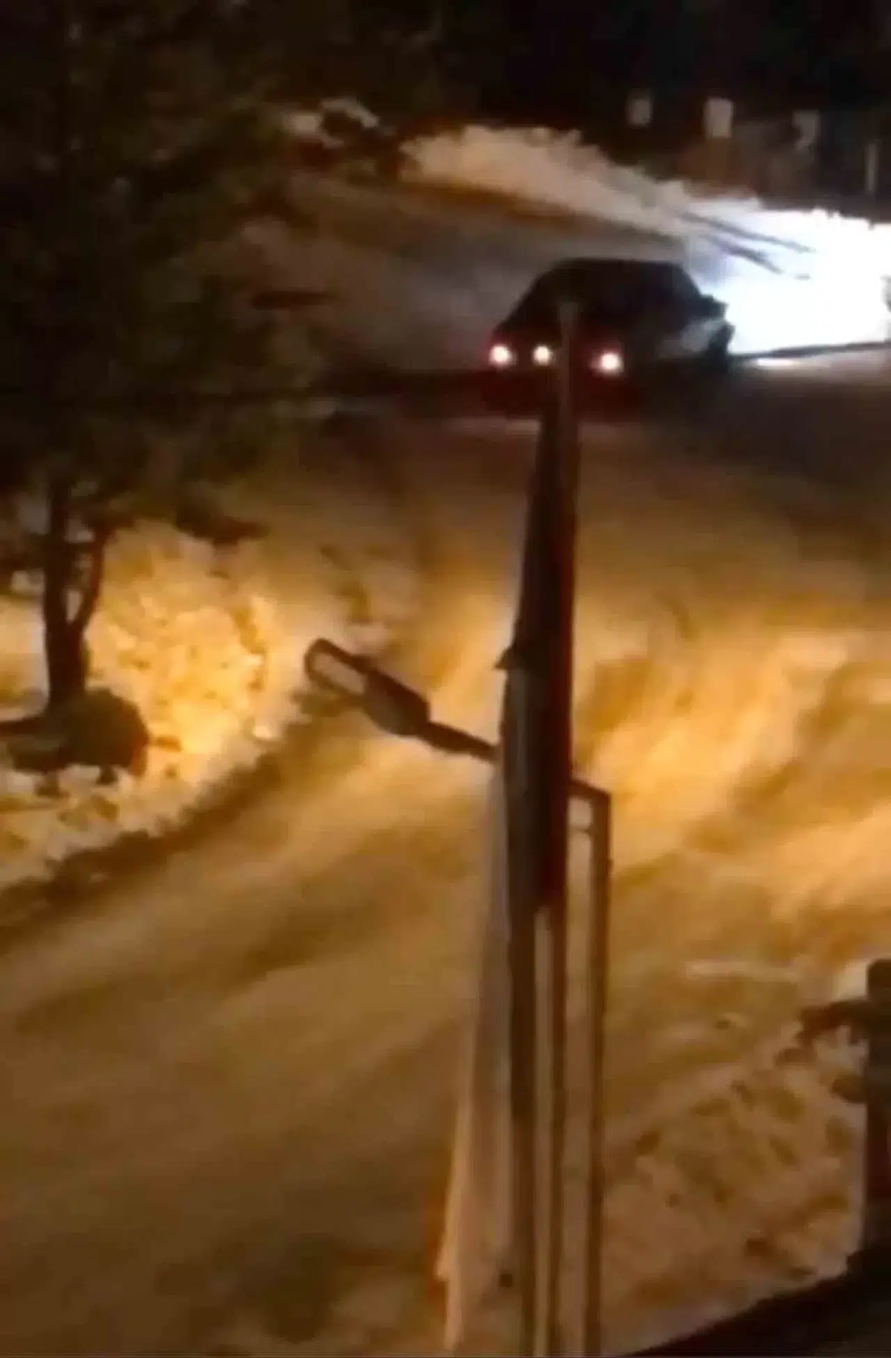 Uludağ’da Tofaş Araba ile Durmadan Drift Attı, O Anlar Kamerada