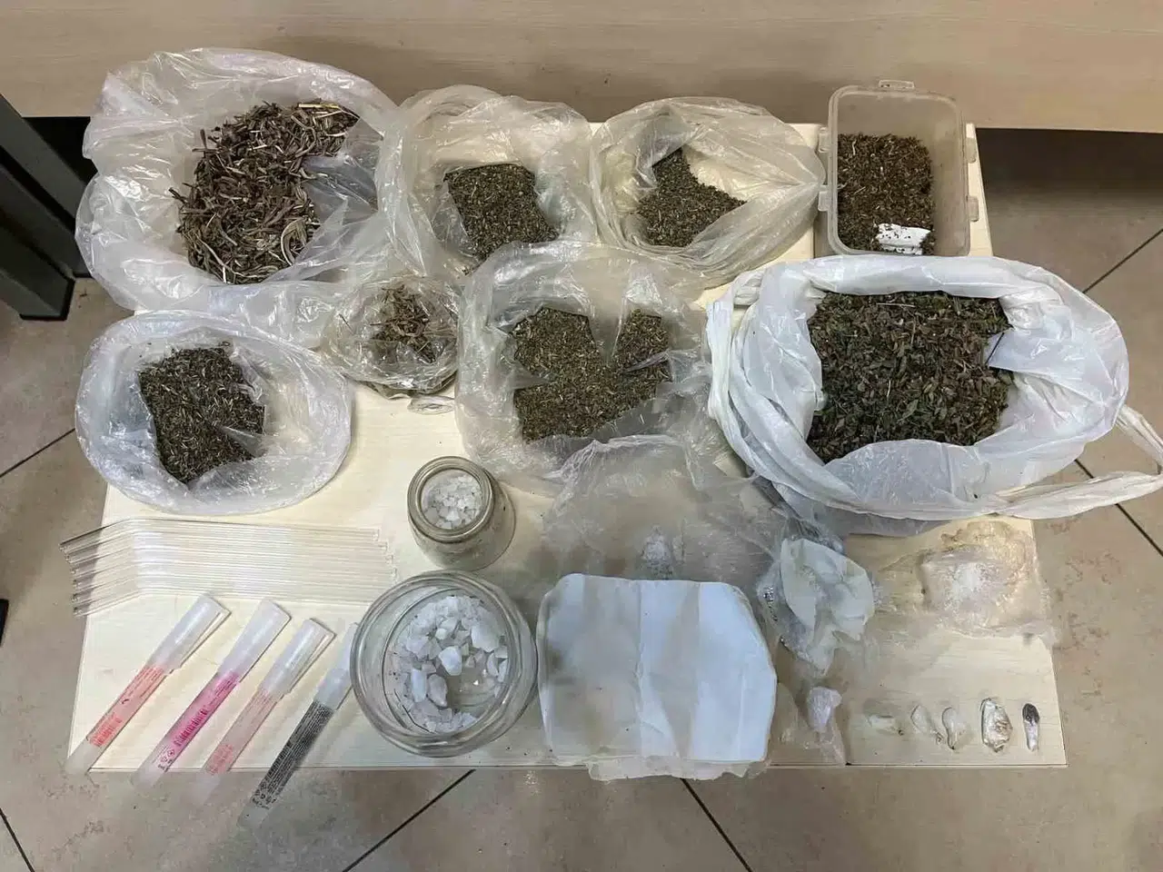 Uyuşturucu Taciri Evli Çift Polis Baskınıyla Yakalandı