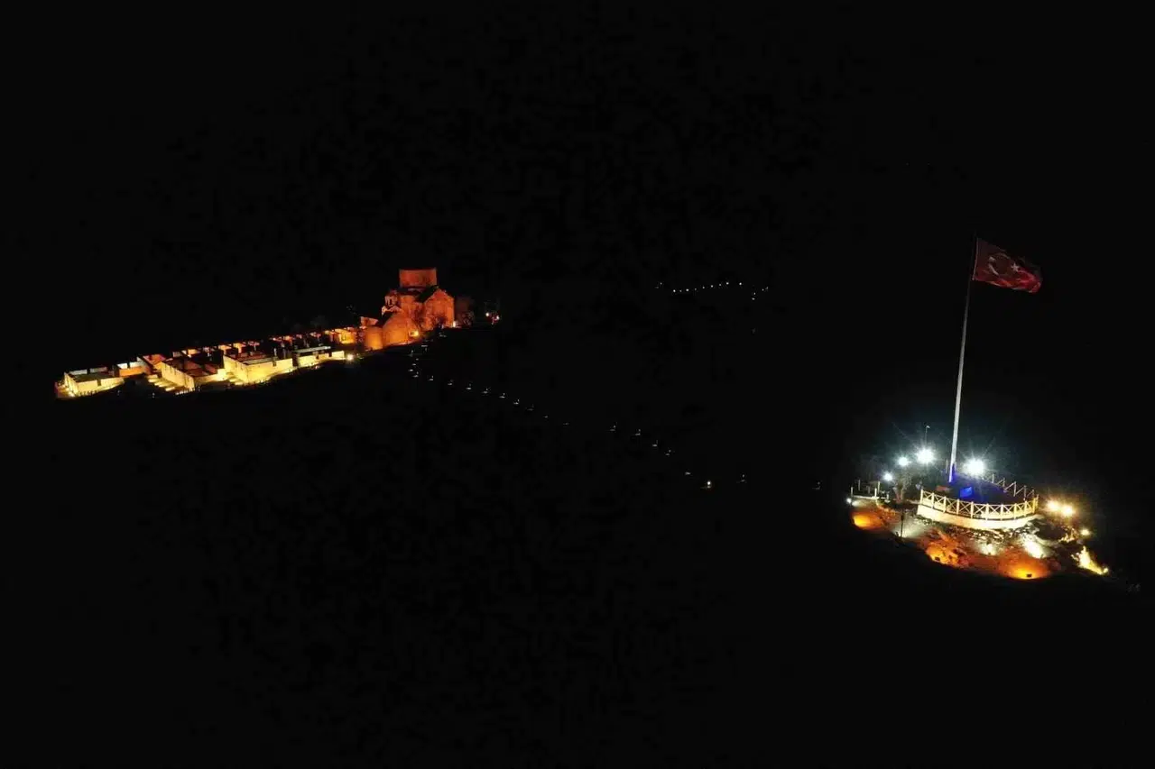 Van’ı Geçen Yıl 700 Bin Yerli ve Yabancı Turist Ziyaret Etti