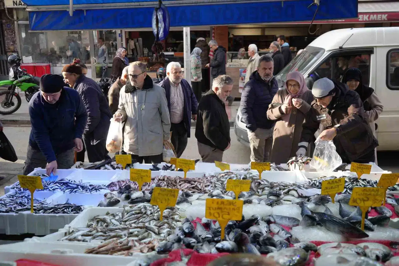 Vatandaşlar Hamsiyi Alırken Fiyatına Değil Uzunluğuna Bakıyor