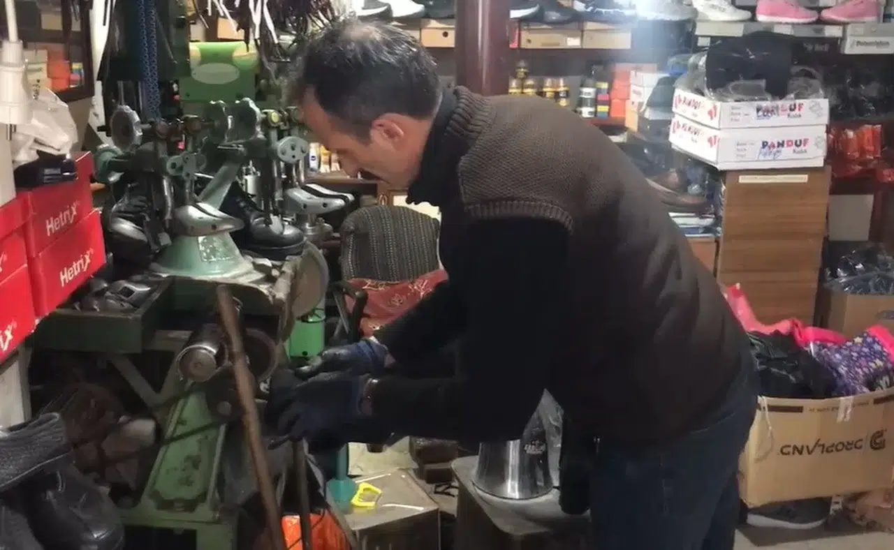 Yaklaşık Yarım Asırdır Baba Mesleğini Sürdürüyor