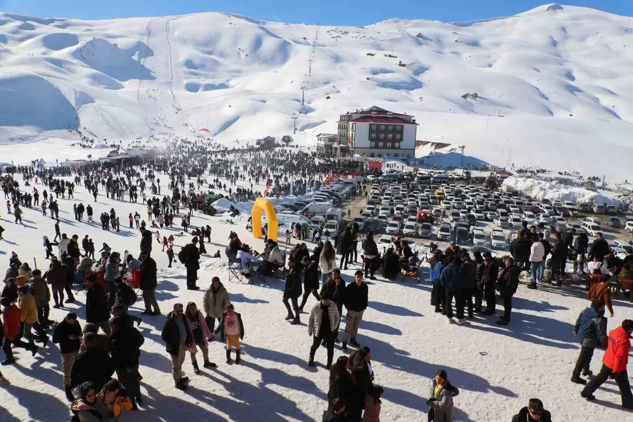 16 Bin Kişinin Katıldığı Hakkari 5. Kar Şenliği Sona Erdi
