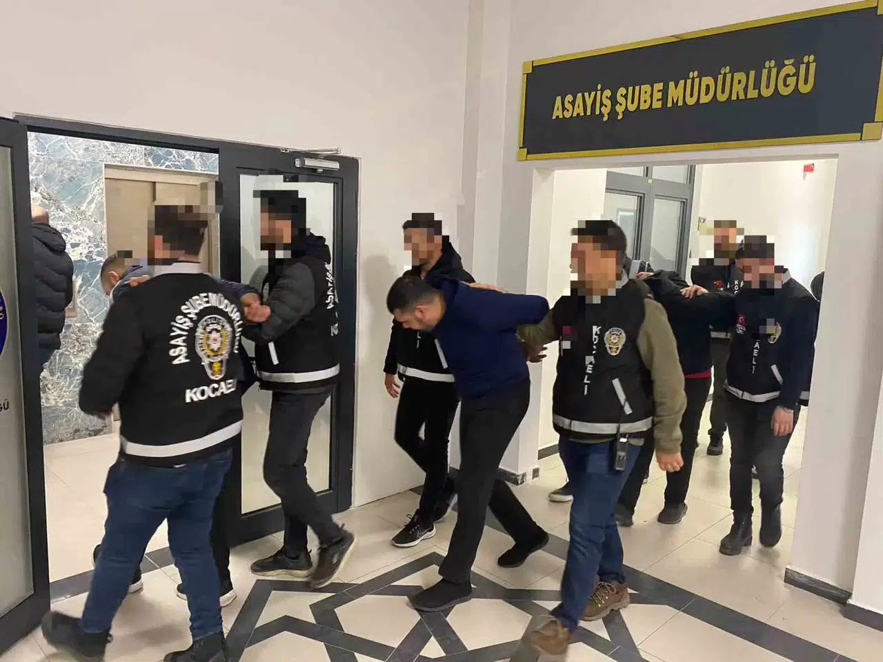 4 Milyon Liralık Gereç Çalan Hırsızlar Suçüstü Yakalandılar