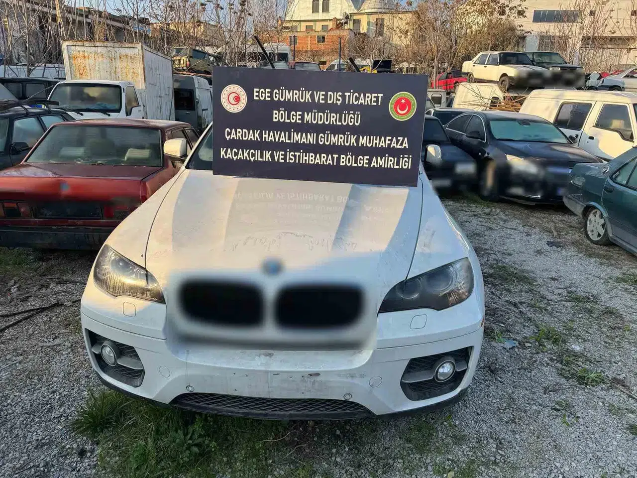 4 Vilayette 22 Milyon Lira Bedelinde 7 Lüks Arabaya El Konuldu