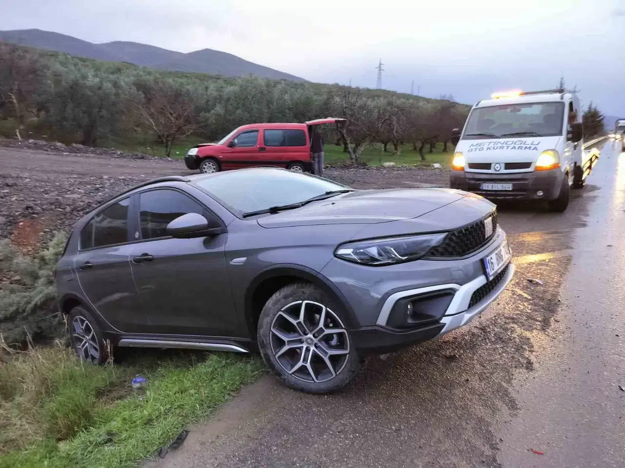 5 Araç Birbirine Girdi; Güvenlik Tedbiri Olan 2 Polis Vefattan Döndü
