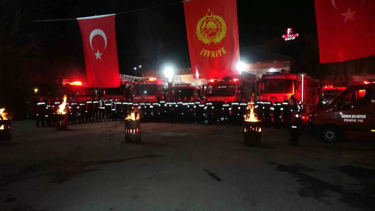 6 Şubat Sarsıntısında Birçok Beşere Umut Olan Burdur İtfaiyesi Sarsıntı Şehitlerini Unutmadı