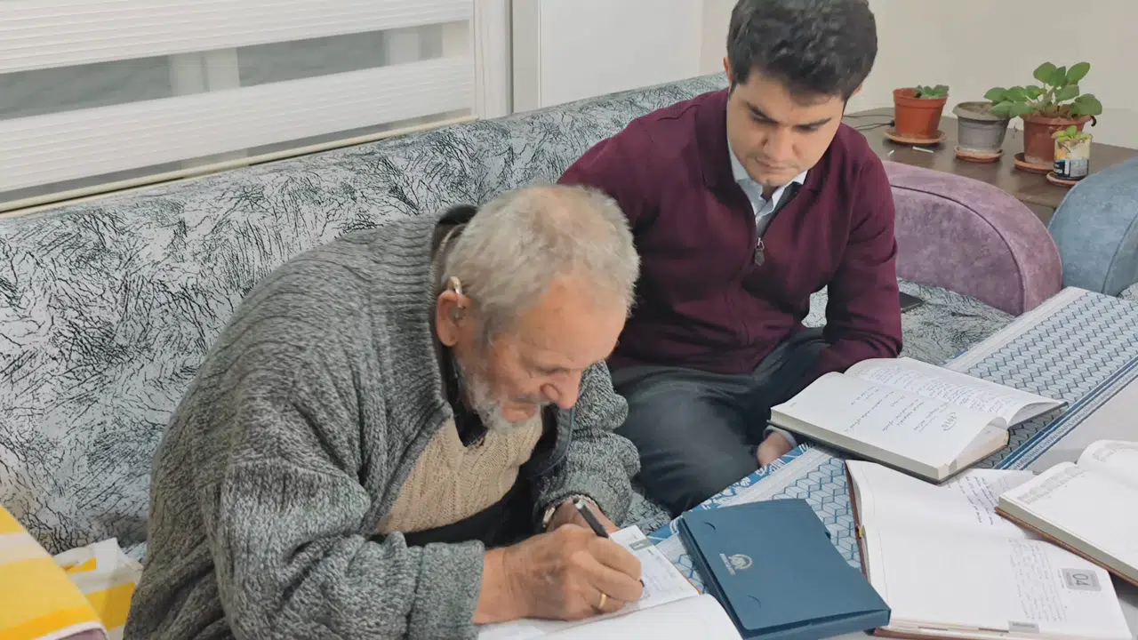 71 Yıldır İlçedeki Önemli Olayları Kayıt Altına Alıyor, Kaymakam Ziyaret Etti