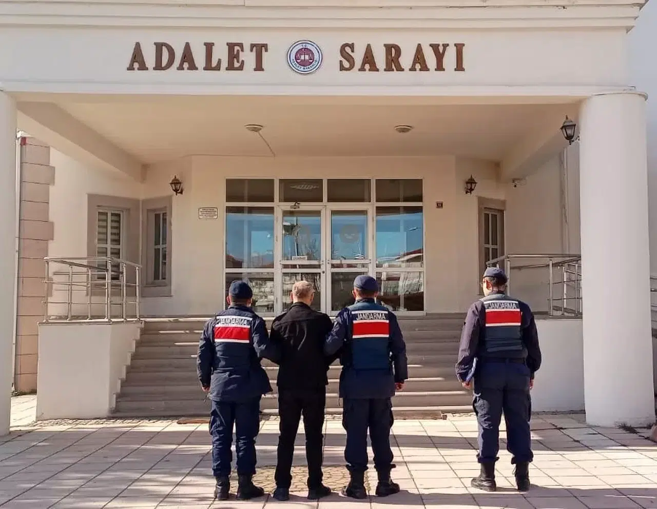 83 Başka Kabahat Kaydı Bulunan Şahıs Yakalanarak Tutuklandı