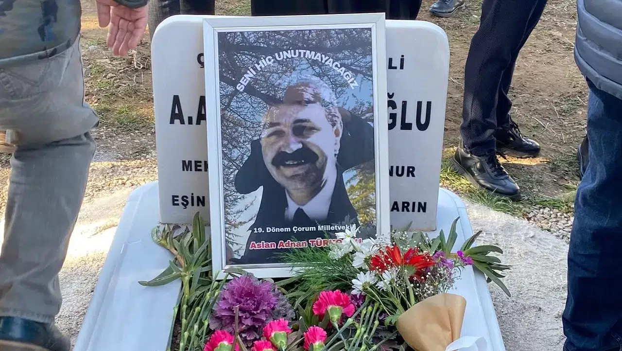 Adnan Türkoğlu, Kabri Başında Anıldı