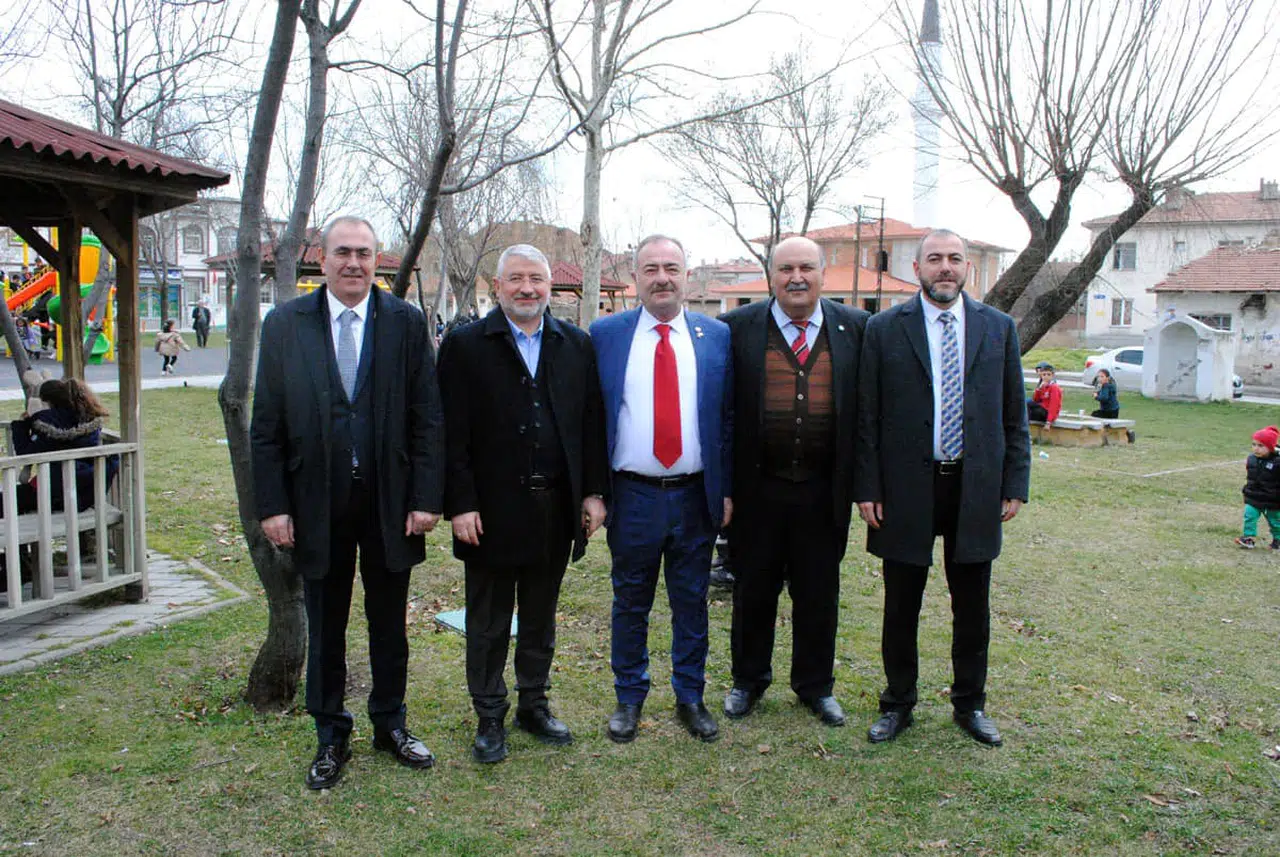 Başkan Adayları Yüzyıllık Gelenekte Buluştu
