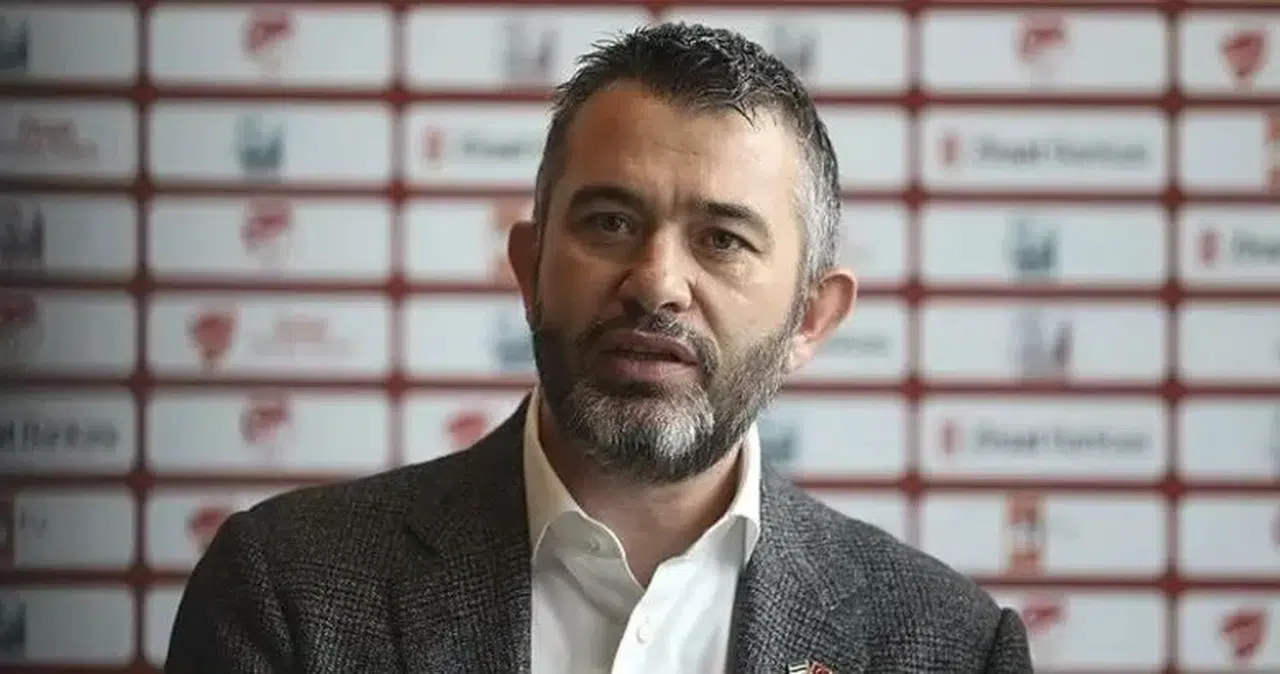 Başkan Görevinden İstifa Etti