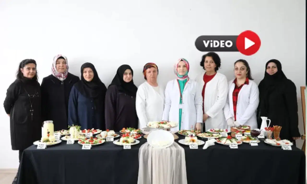 Kadınlar, Çeşit Çeşit Peynir Yapmayı Öğreniyor