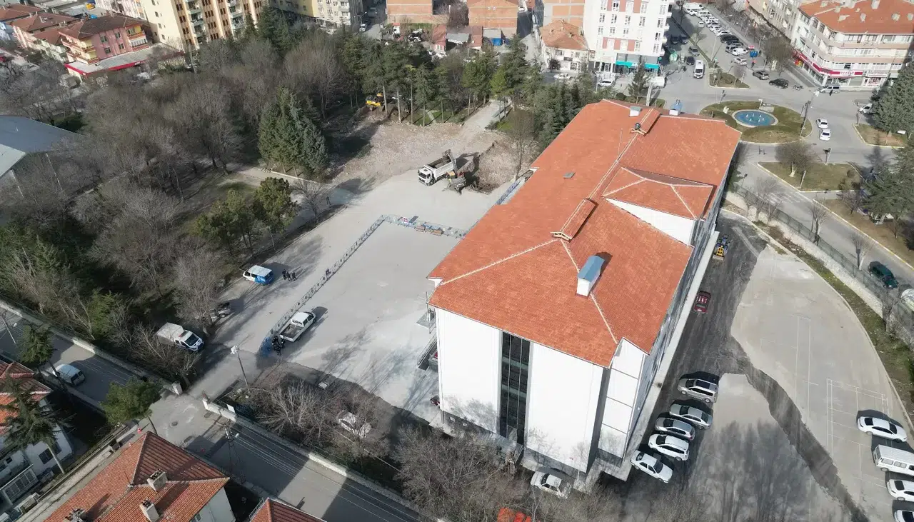 Eti Anadolu Lisesi Bahçesi, Park ve Spor Alanı Oluyor