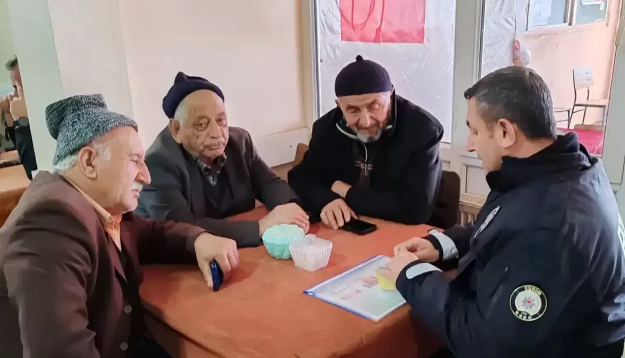 Laçin'de Vatandaşlar Telefon Dolandırıcılığına Karşı Uyarıldı