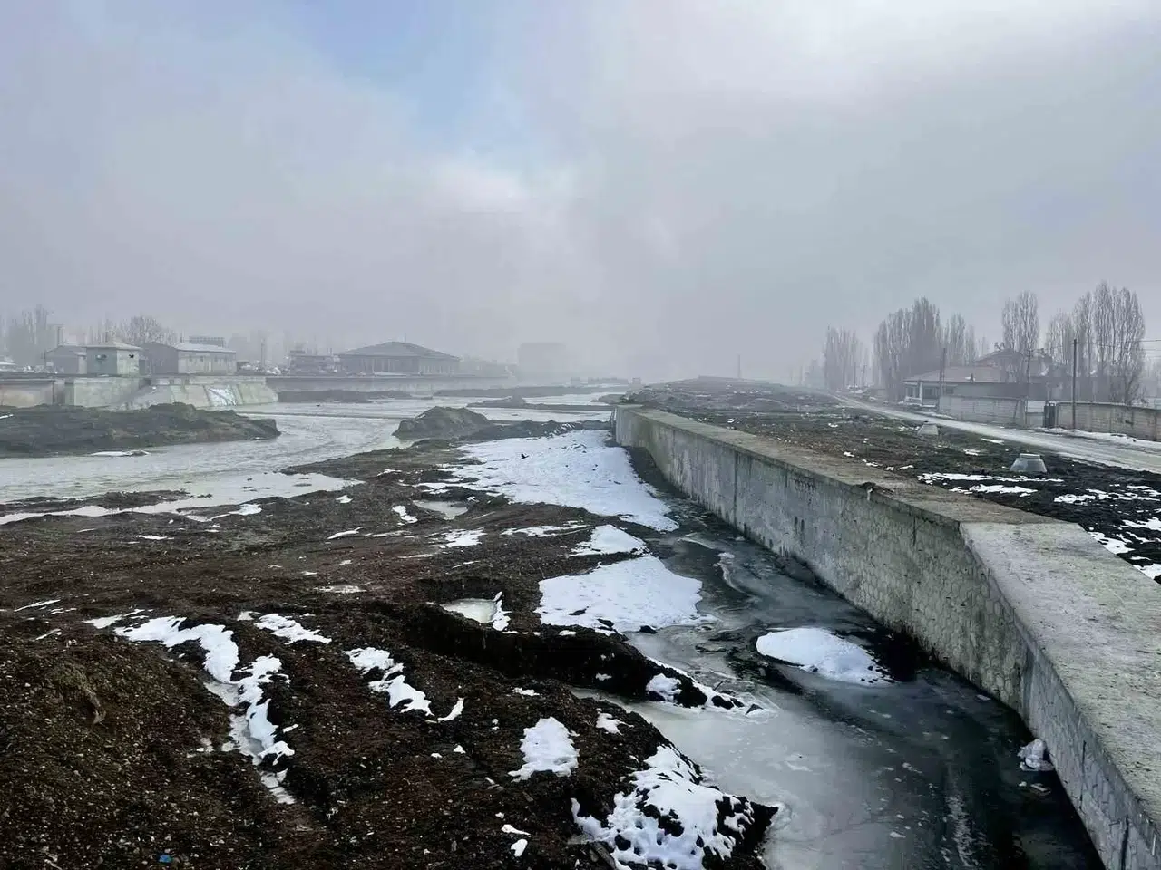 Ağrı’da Sis ve Don Meydana Geldi