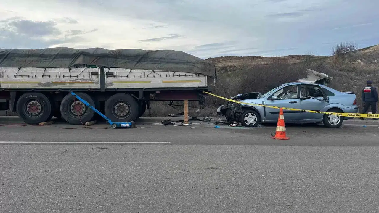 Ankara’da Feci Kaza: 2 Meyyit, 4 Yaralı