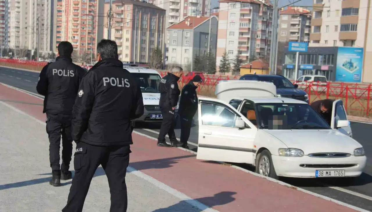 Aracın İçinde Meyyit Bulundu