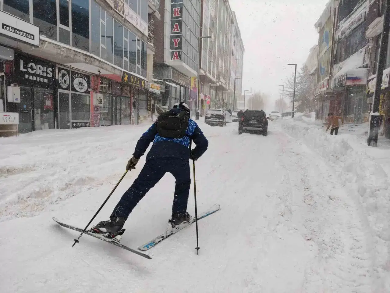 Ardahan’da Sokakta Kayak Keyfi