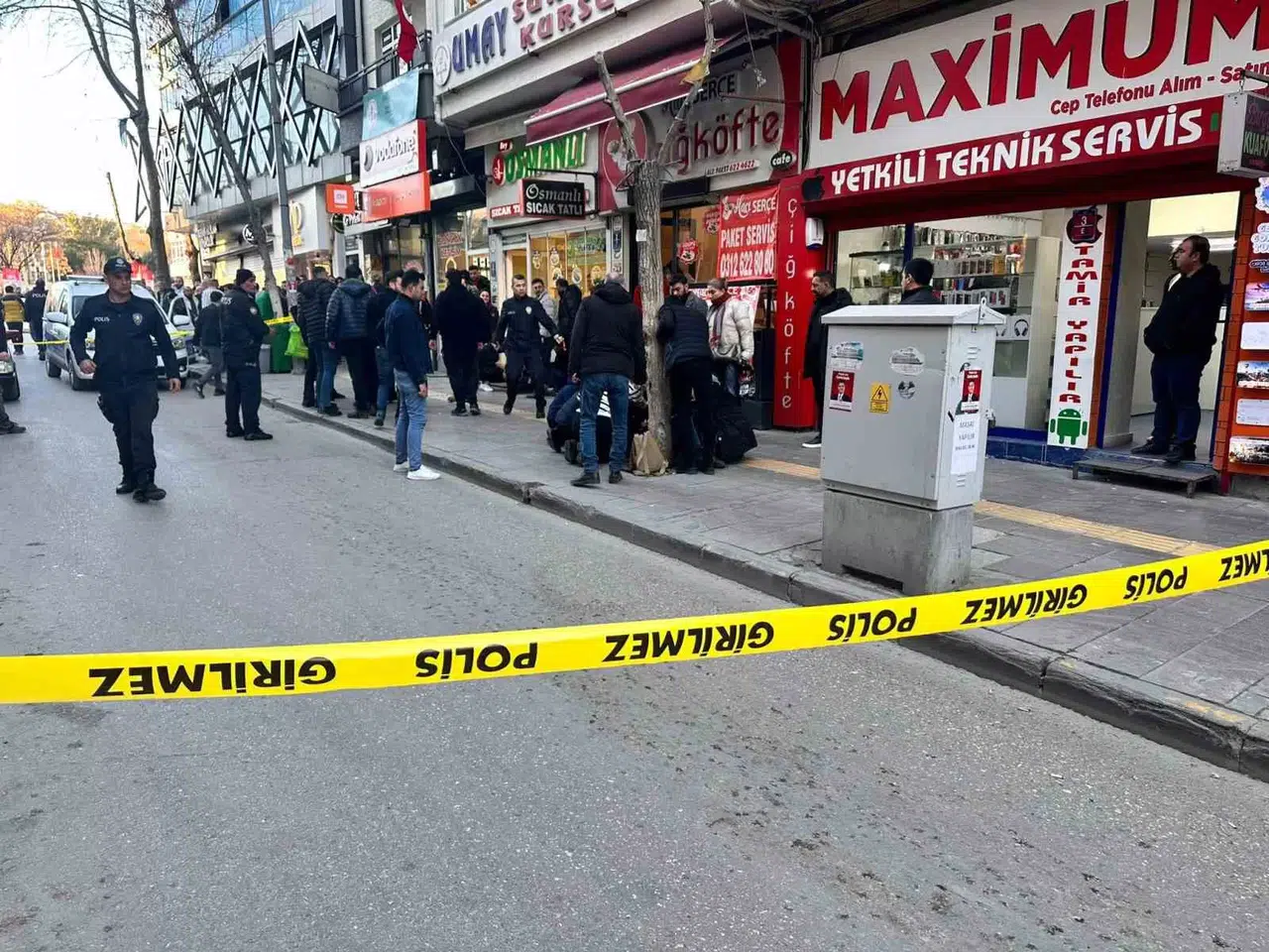 Başkent’te Silahlı Hengame: 1’i Ağır 3 Yaralı