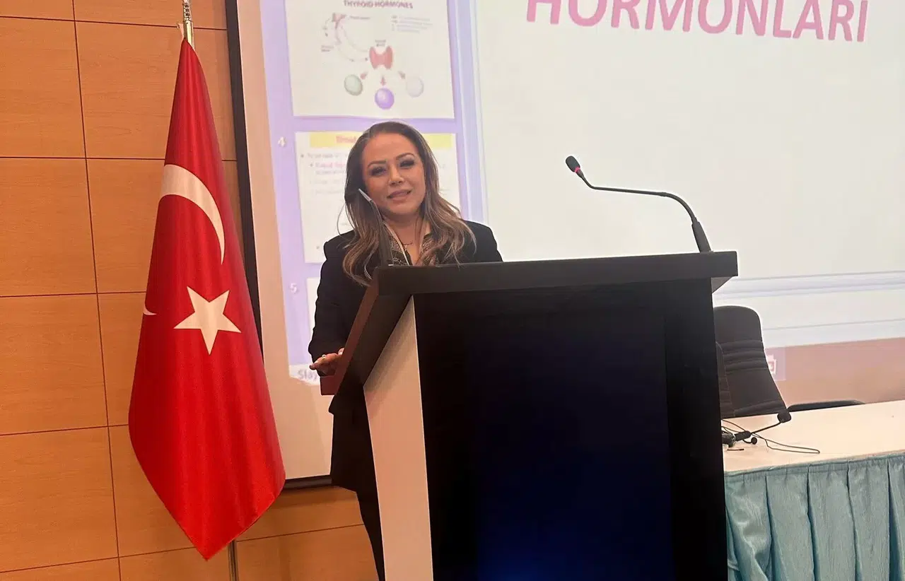 Bitkilerin Profesörü Aysun Bay Karabulut, Aykırı Lale Hakkında Bilinmeyenleri Yazdı