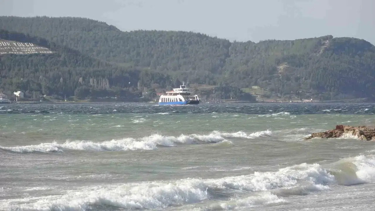 Bozcaada ve Gökçeada’ya Yarınki Kimi Feribot Seferlerine Fırtına Mahzuru