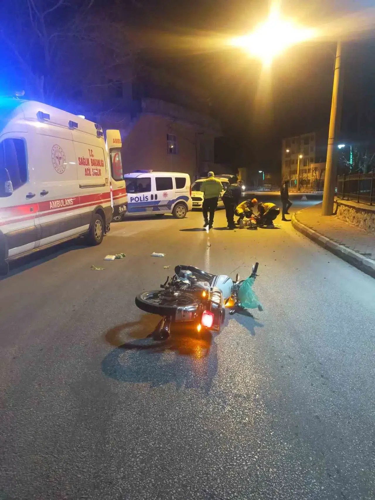 Burdur’da Denetimi Kaybedip Motordan Düşen Alkollü Şoför Yaralandı