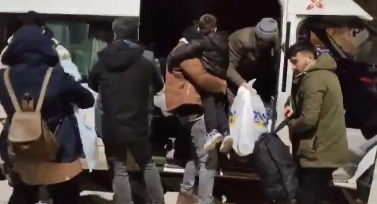 Çanakkale ve Ezine’de 182 Kaçak Göçmen Yakalandı, 3 Organizatör Tutuklandı