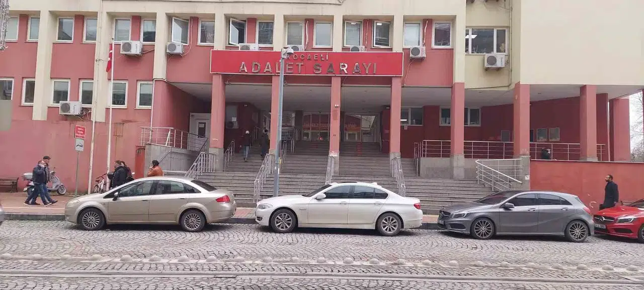 Cezaevindeki Müvekkiline Uyuşturucu Verdiği Argümanıyla Tutuklanan Avukata 15 Yıl Mahpus